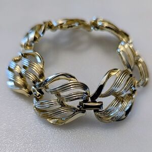 Vintage Coro Light Gold Tone Panel Bracelet